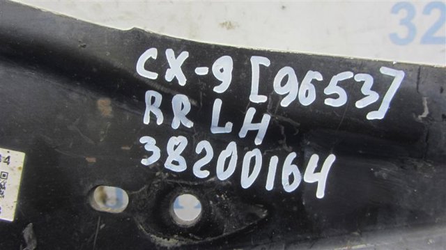 Цапфа поворотна ліва TD1328250C MAZDA
