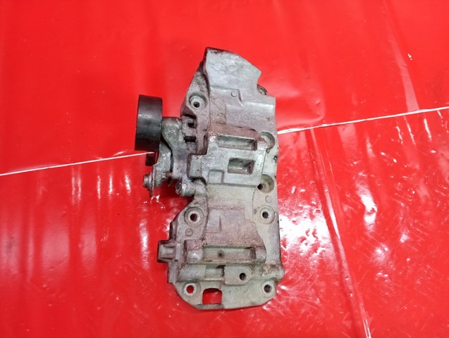 Кронштейн компресора кондиціонера 11168506863 BMW