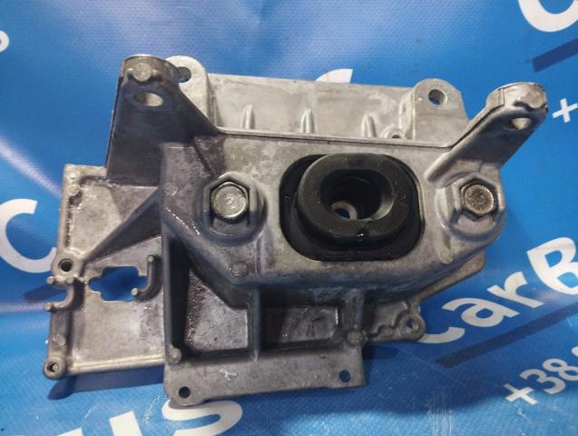 Подушка (опора) двигуна, ліва передня 11220ED50A NISSAN