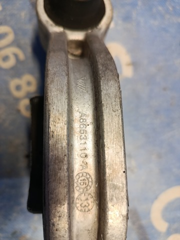 Подушка (опора) двигуна, ліва 113601KC0A NISSAN