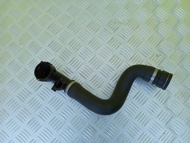 Патрубок системи охолодження 11537500733 BMW