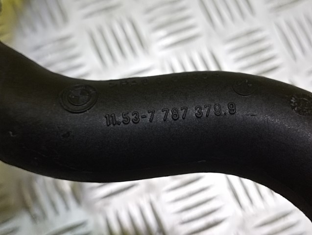 Шланг/патрубок системи охолодження 11537787379 BMW
