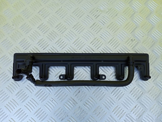 Трубка відводу картерних газів 11611440318 BMW