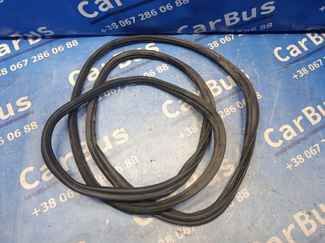 Ущільнювач задніх 3/5-й двері 11A827705C VAG