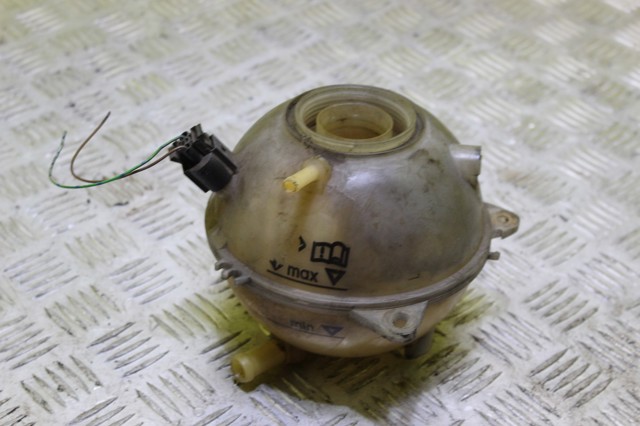 Бачок розширювальний 1J0121407 VAG
