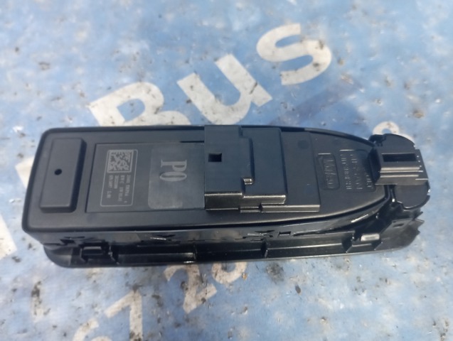 Кнопковий блок керування склопідіймачами передній лівий 254015MP0A NISSAN