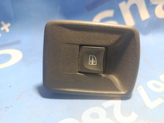 Кнопка вмикання двигуна склопідіймача передня права 254218614R RENAULT