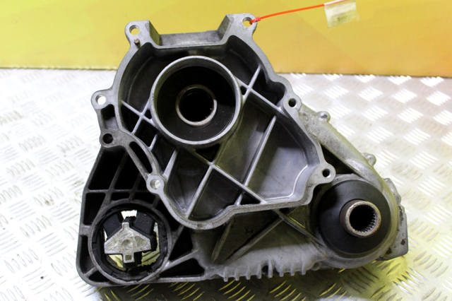 Коробка роздавальна в зборі 27107643752 BMW