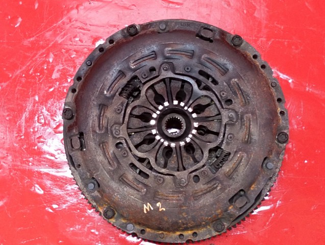 Зчеплення і комплектуючі 302056114R RENAULT