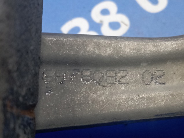 Правий важіль передній нижній підвіски 31106878082 BMW