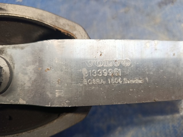 Кронштейн подушки (опори) двигуна, задньої 31339951 VOLVO