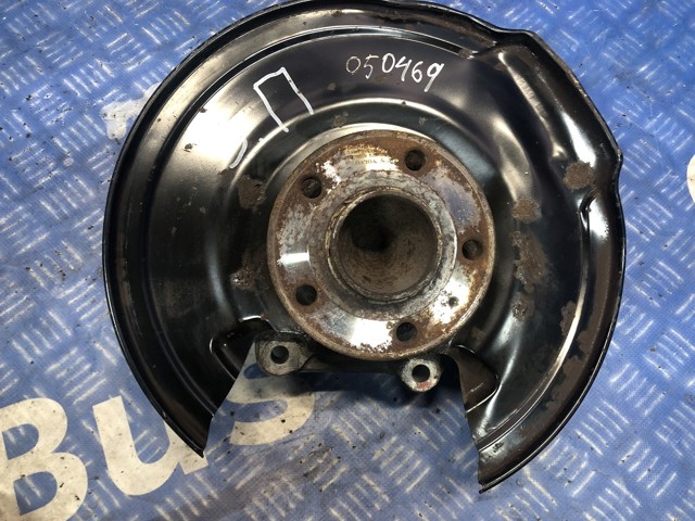 Цапфа поворотна права 31681852 VOLVO