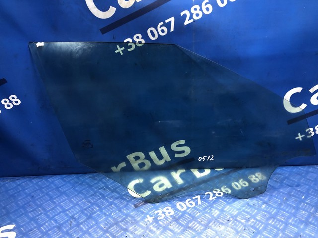 Скло пасажирських дверей 31688227 VOLVO