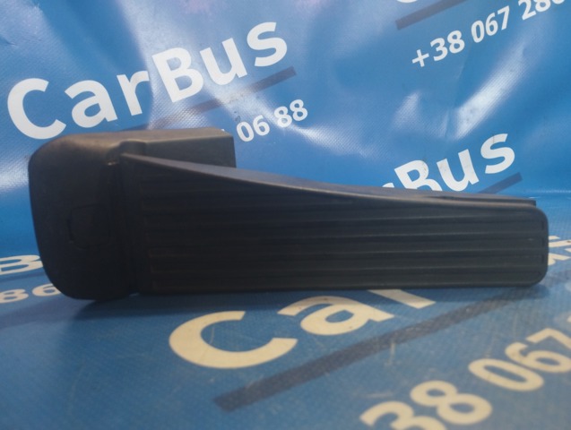 Підаль газу 32212451 VOLVO