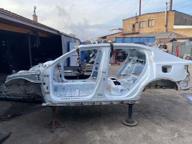 Крило заднє ліве 32234133 VOLVO