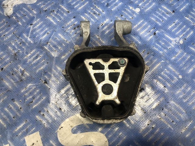 Подушка двигуна передня 32298574 VOLVO