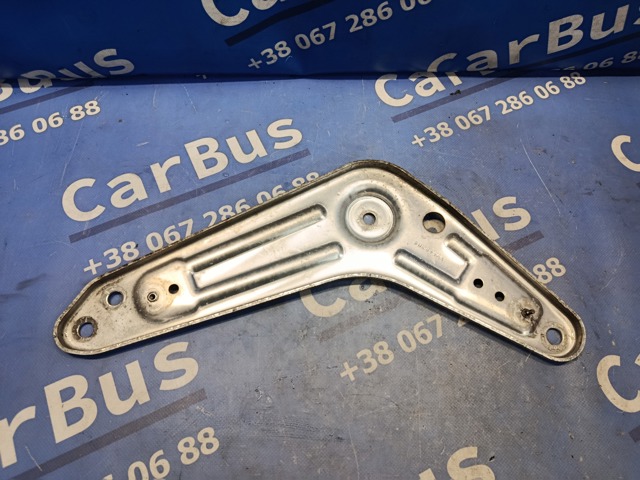 Кронштейн задньої балки 33306885675 BMW