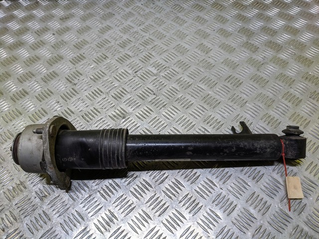 Стійка задня права 33526781924 BMW