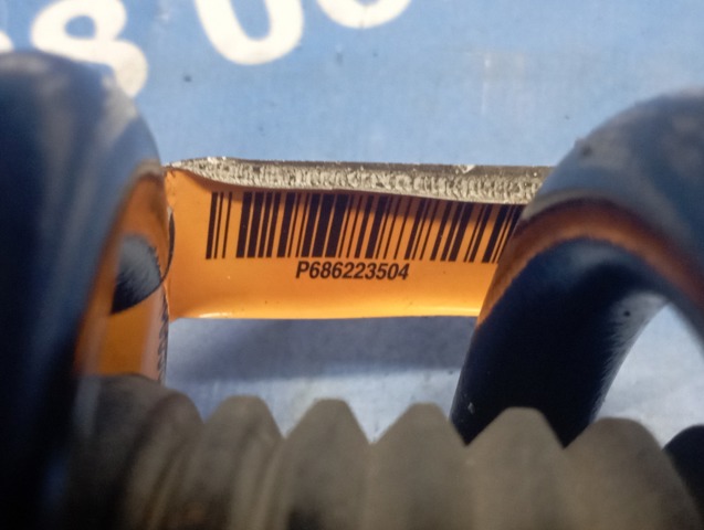 Стійка передня права 37116875084 BMW