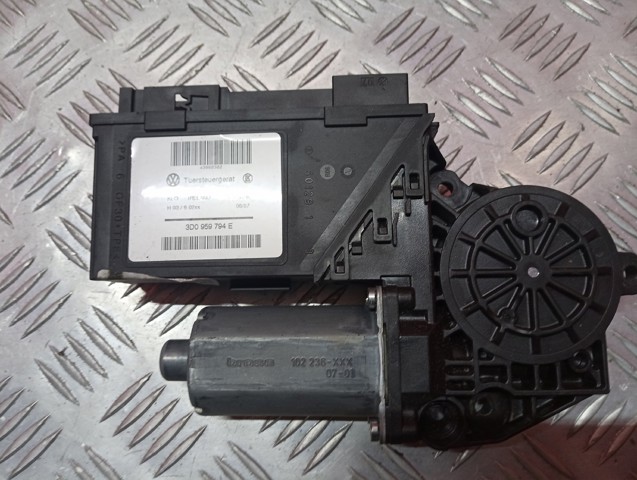 Мотор склопідйомника дверей задніх, правих 3D0959794E VAG