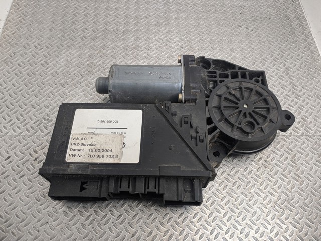 Мотор склопідйомника дверей задніх, лівих 3D0959795C VAG