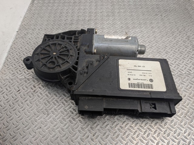Привід ліфта передній 3D1959793 VAG