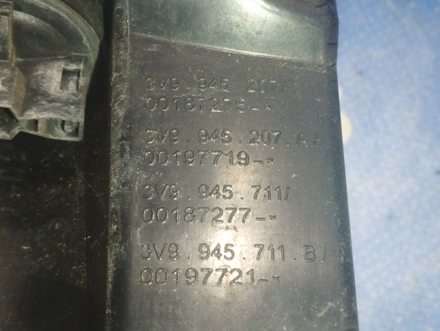 Стоп задній 3V9945207 VAG