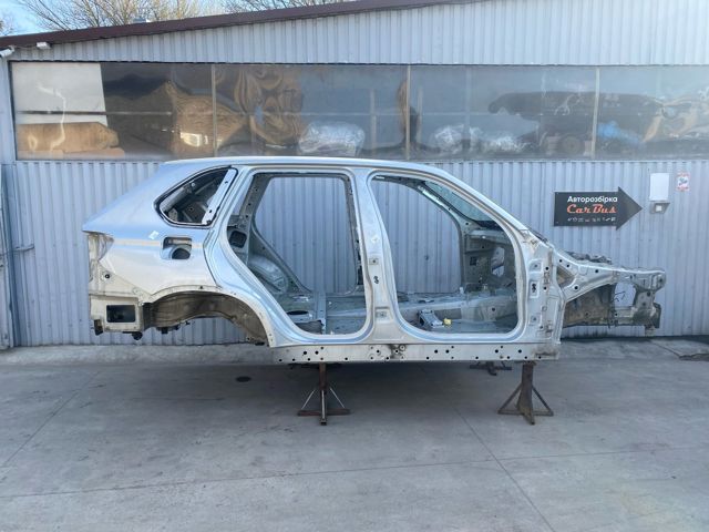 Бічна частина задня ліва 41217352049 BMW