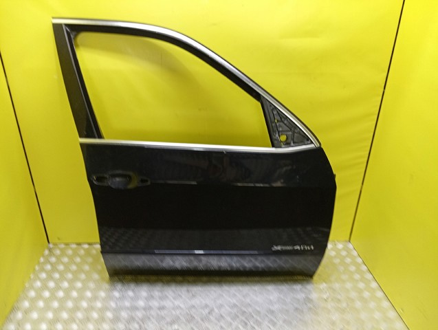Пасажирські передні двері 41517211424 BMW