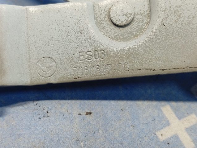 Завіса кришки багажника 41627210676 BMW