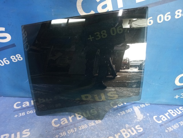 Скло задньої двері правої 43R004553 BMW