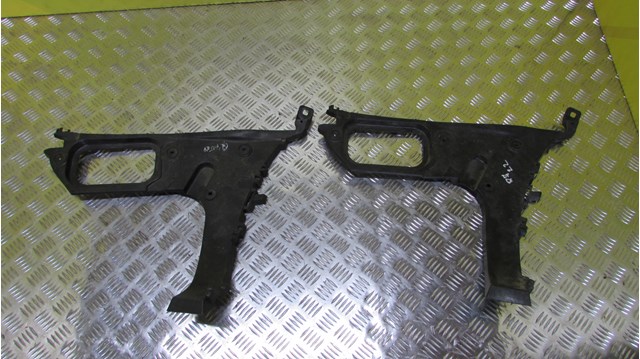 Направляюча заднього бампера, ліва 4L0807453A VAG