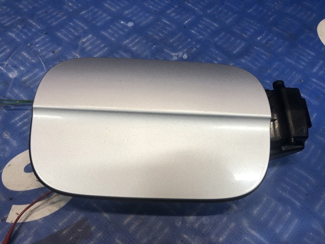 Заливна горловина бензобака 4L0809999A VAG