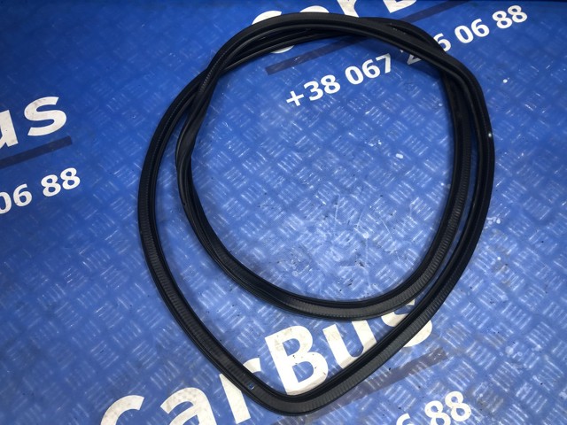 Ущільнювач дверей задніх, (на кузові) 4L0833721A VAG