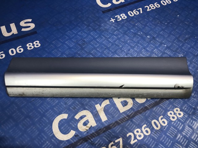 Молдинг задніх правих дверей, нижній 4L0853970FGRU VAG