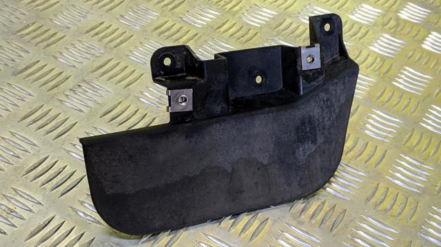 Бризговик задній, правий 4L0854816 VAG