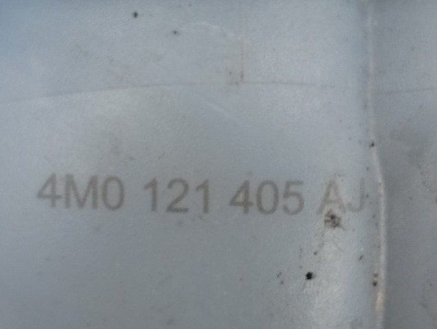 Водяний бачок системи охолодження 4M0121403D VAG