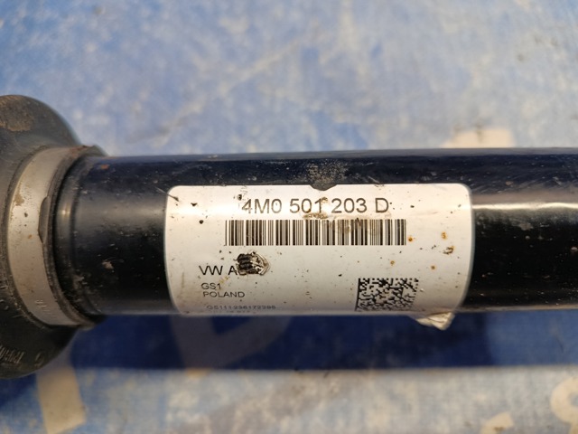 Приводи задніх коліс 4M0501203D VAG