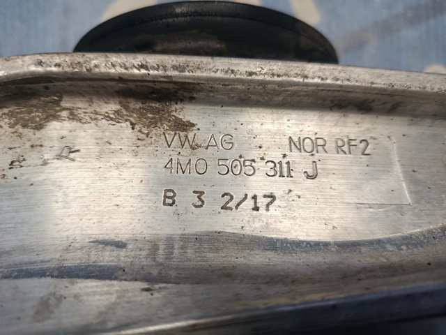 Важіль задньої підвіски нижній, лівий/правий 4M0505311J VAG