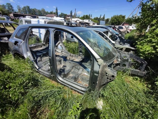 Бічна частина задні праві 4M0809838 VAG