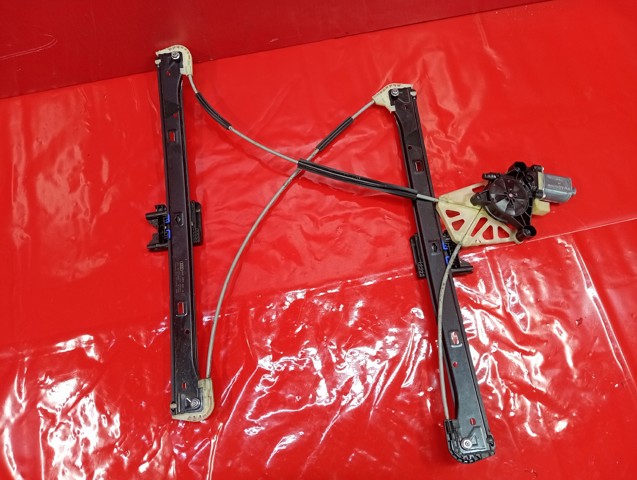 Склопідйомник з електродвигуном 4M0837461A VAG