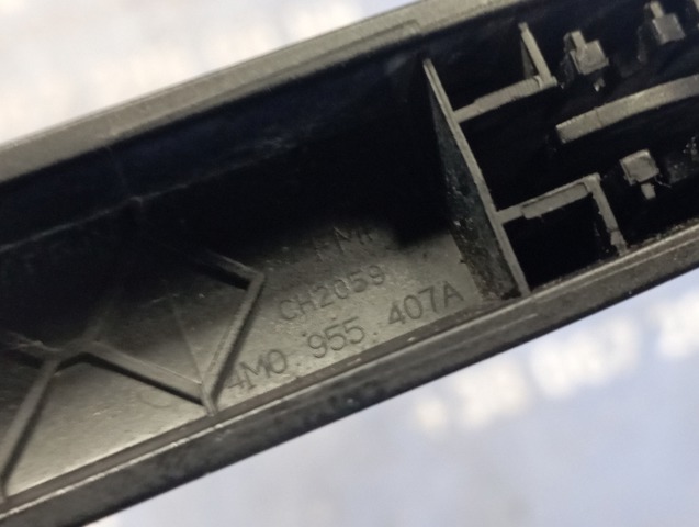 Важіль-поводок склоочисника заднього скла 4M0955407A VAG