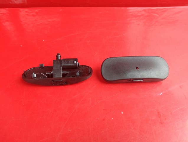 Форсунка омивача скла лобового, ліва 4M0955987 VAG
