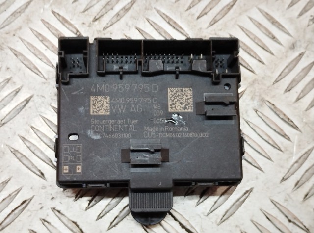 Блок комфорту задніх дверей 4M0959795D VAG