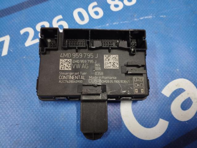 Блок комфорту задніх дверей 4M0959795M VAG
