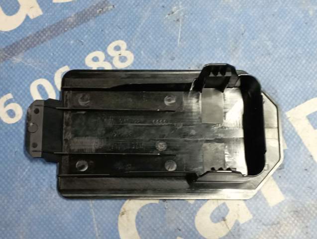 Кришка блоку запобіжників 4M0971981 VAG