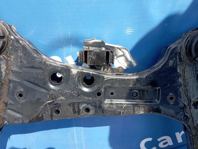 Передня балка 511000E071 TOYOTA