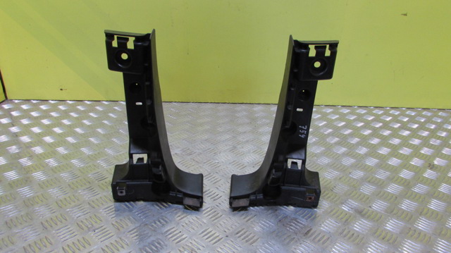 Кронштейн бампера заднього, правий 51127158442 BMW