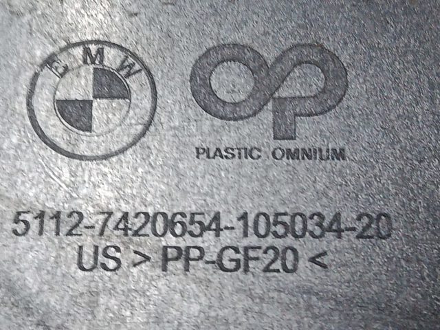Кронштейн бампера заднього, правий 51127420654 BMW