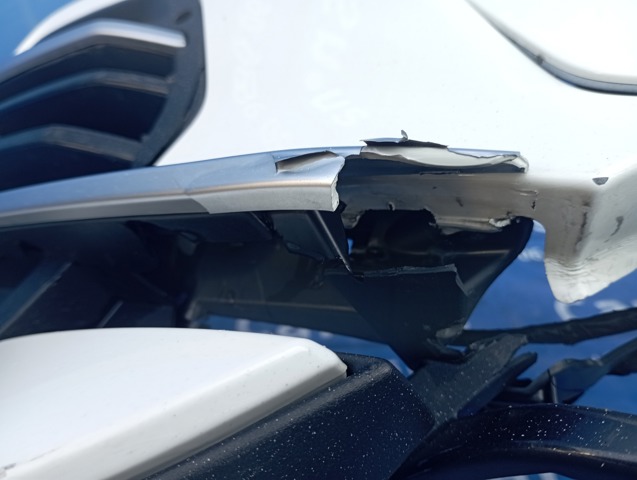 Сплитер переднього бампера 51127421792 BMW